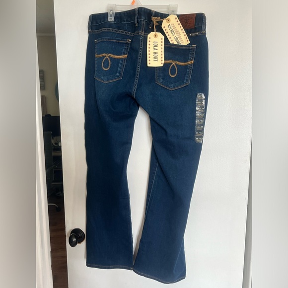 Lucky Brand Lola Boot Jeans BNWT - Picture 2 of 6